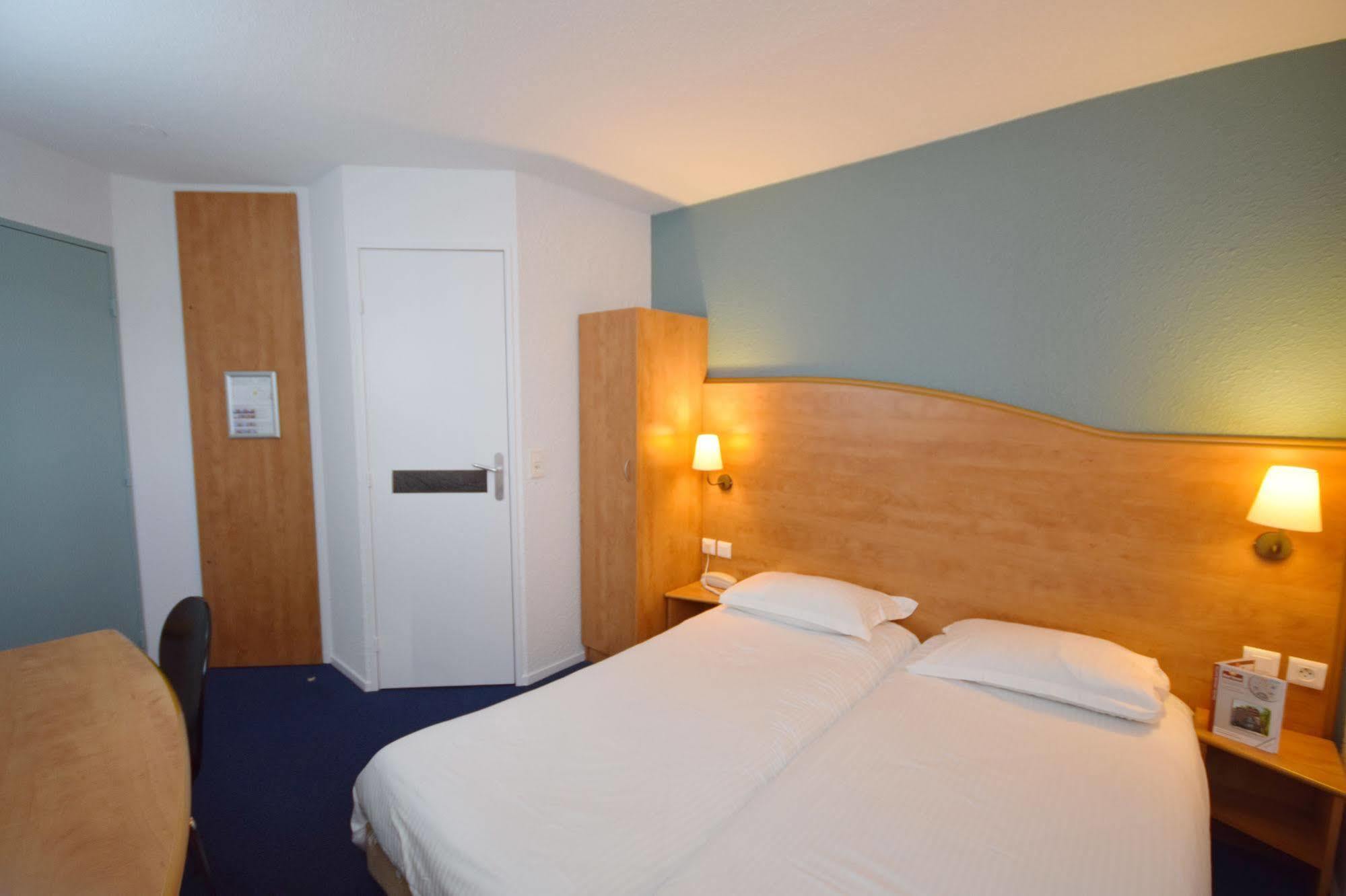 Brit Hotel Caen Herouville Exterior foto